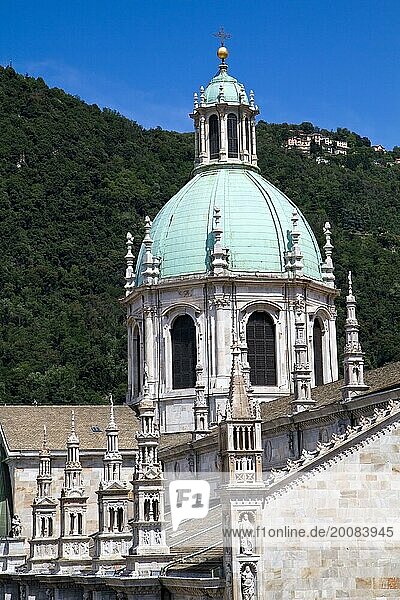 Mittelalterlicher Dom von Como am Comer See  Italien  Europa