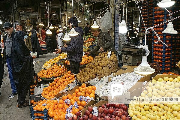Fruit and vegetable sale in a bazaar in Tehran  Iran  18/03/2019  Asia
