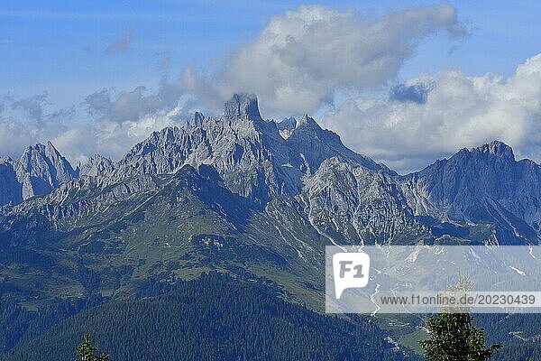 Blick vom Rossbrand auf das Dachsteingebirge  View to Dachstein Mountains in austria in autumn