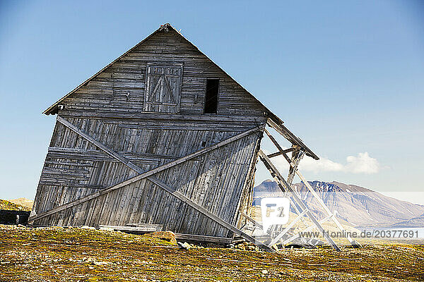 Wooden slanting house  Recherchefjorden  Spitsbergen  Svalbard