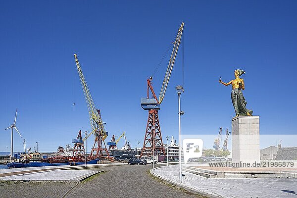 Sculpture by Manuel Rocha  Viana do Castelo  Minho-Lima  Norte  Portugal