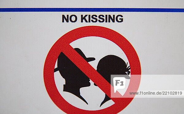 mosque  Istanbul  No Kissing  T?rkiye  Turkey  sign  travel  Europe  people  visitor's rules