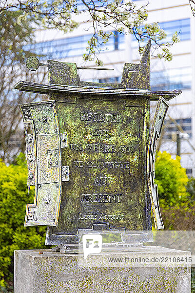 France  Ile de France  Seine-Saint-Denis  Saint-Ouen  sculpture  resistance by Claude Cehes