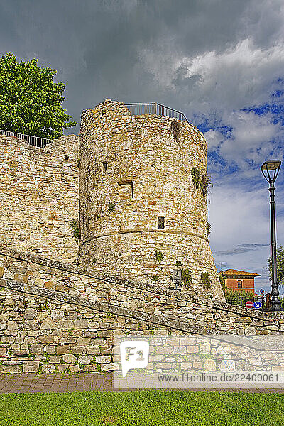Stadtmauer  Turm  Ruine