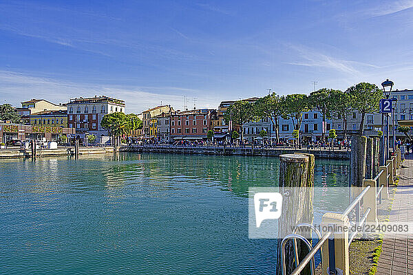 Gardasee  Hafen  Uferpromenade