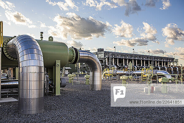 Compressor station working in Tennessee