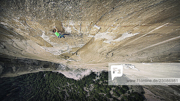 Kevin Jorgeson free climbing El Capitan s Dawn Wall