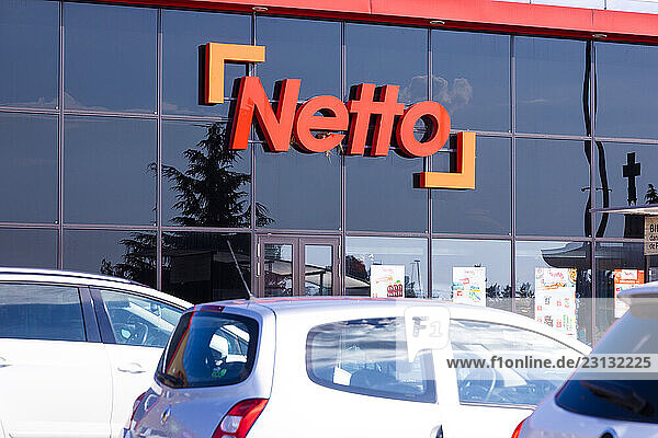 Netto supermarket sign
